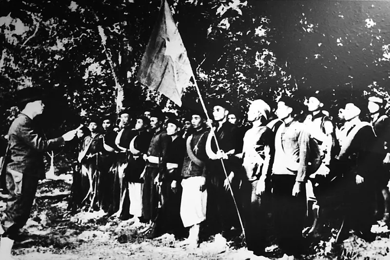 Bài học khởi nghiệp từ Đại tướng Võ Nguyên Giáp - Đại tướng Võ Nguyên Giáp - người xây dựng Quân đội từ con số không